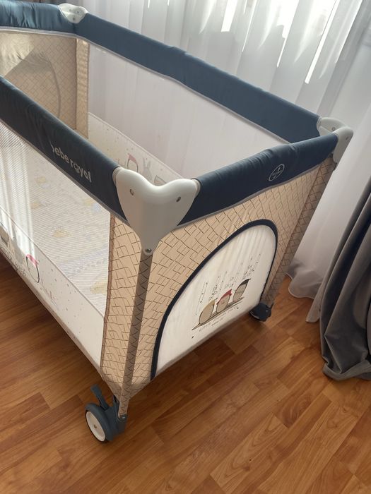 Patut pliabil cu masuta de infasat