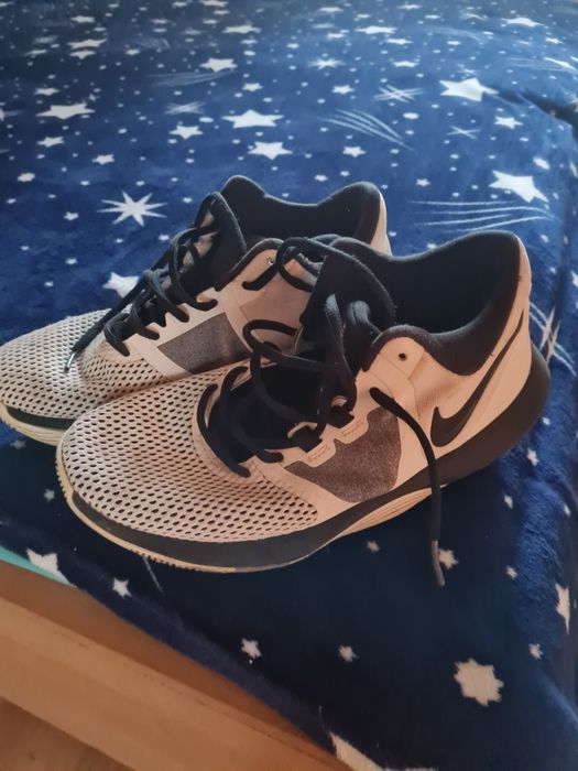 Schimb vand adidasi nike nr 42