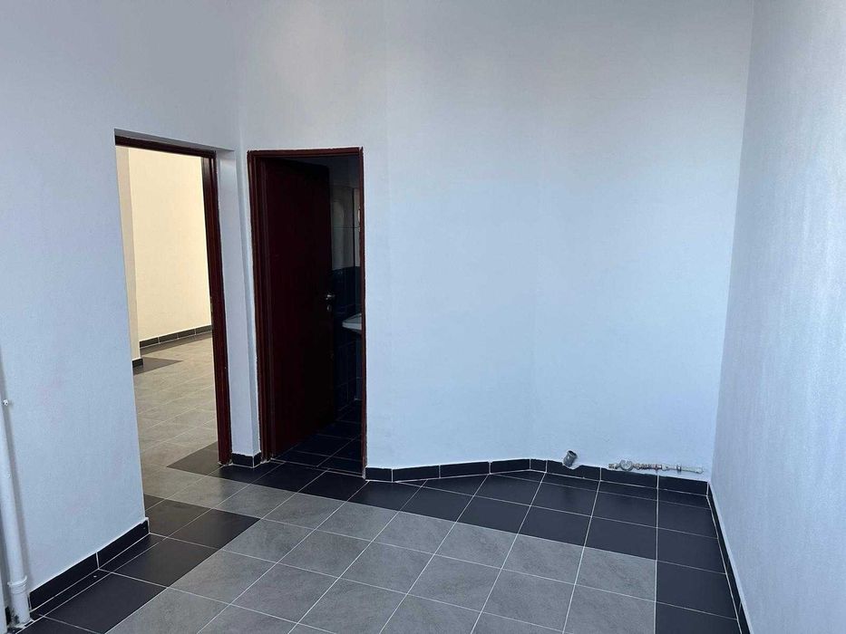 Inchiriez  spatiu comercial Prundu