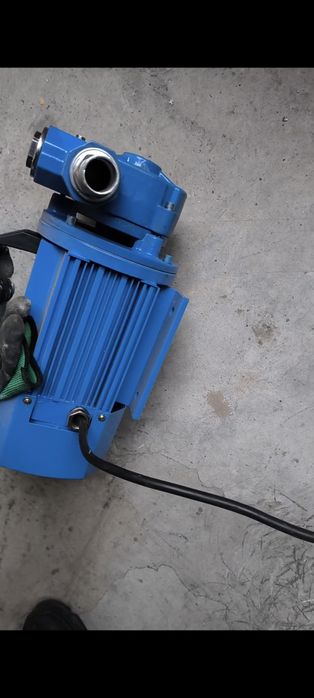 Насос для бензина.