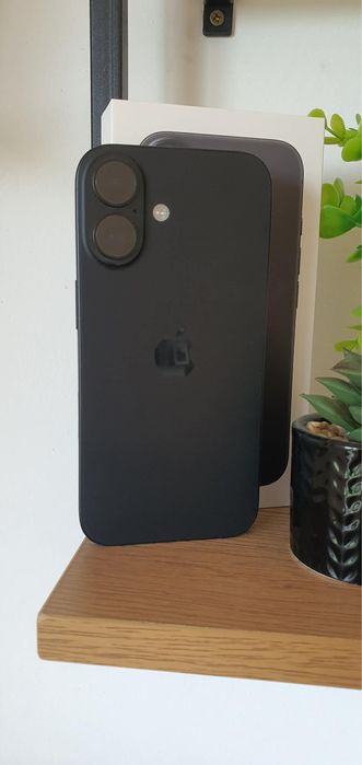 iPhone 16 128GB Black – Перфектен