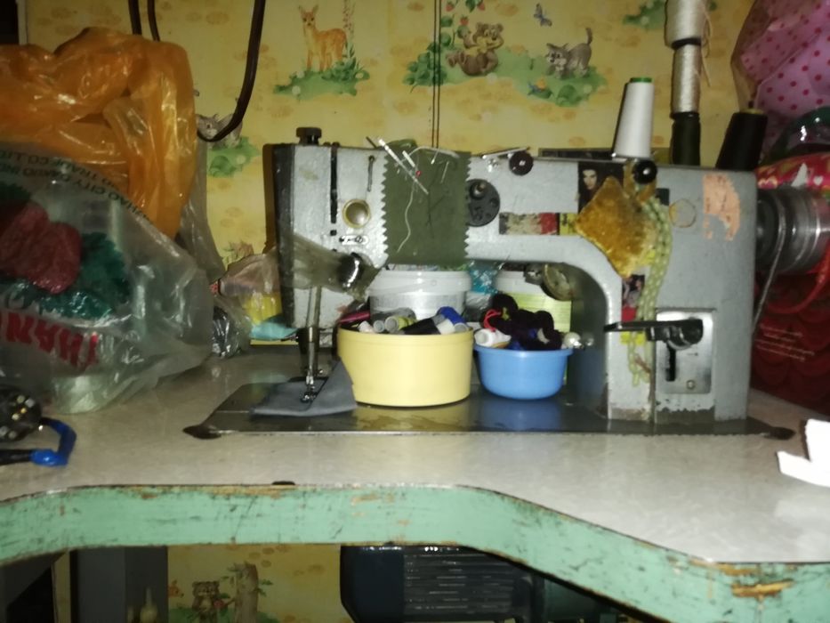 Продам швеиныи машина