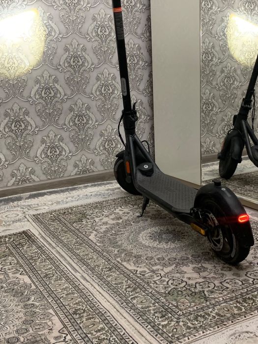электросамокат Ninebot KickScooter E2