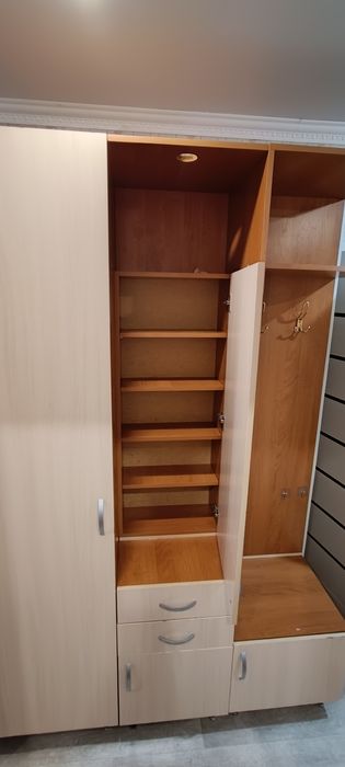 Продам шкаф в прихожую