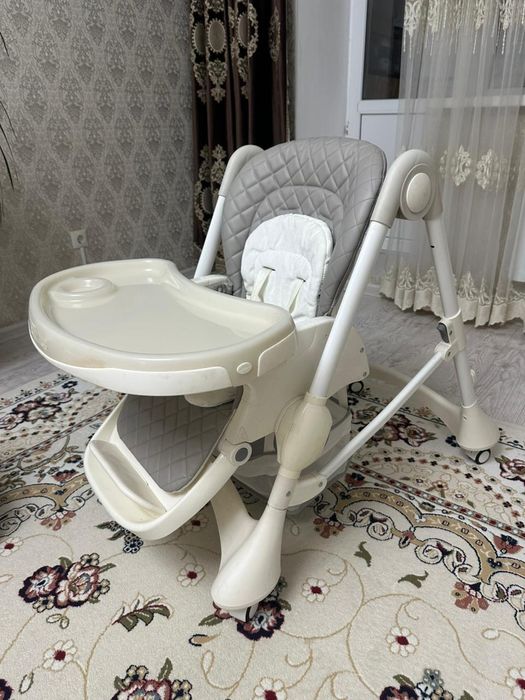 Детский стульчик для кормления