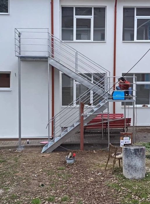 Scări metalice galvanizate