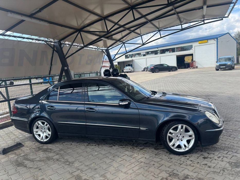 Продавам Mercedes E 2.7