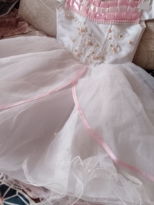 Нарядное платье для девочки