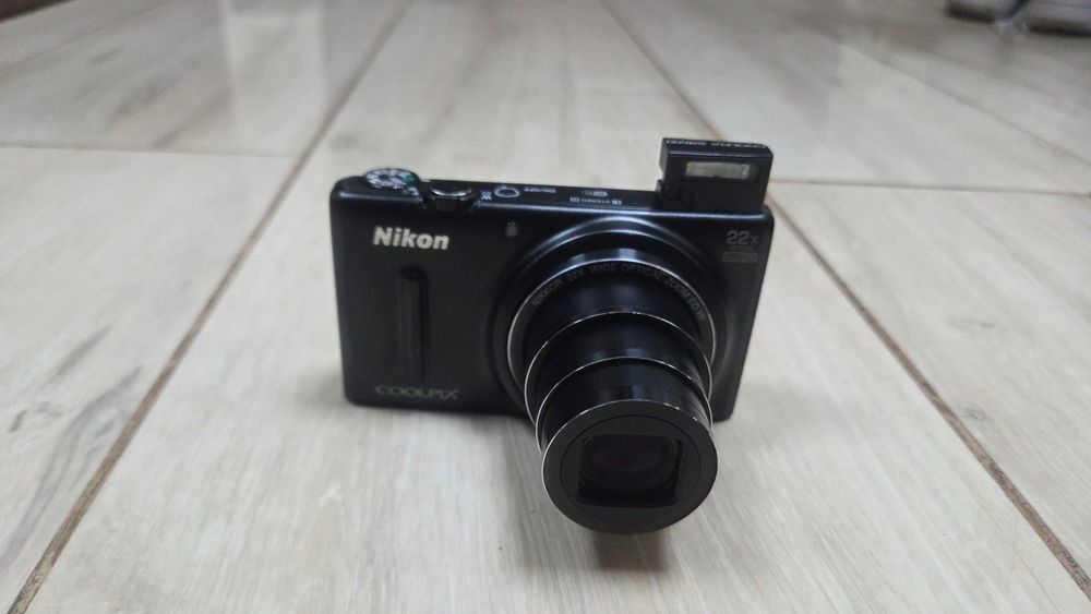 aparat foto digital compact Nikon Coolpix S9600,