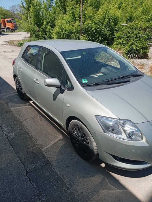 Toyota Auris Внос