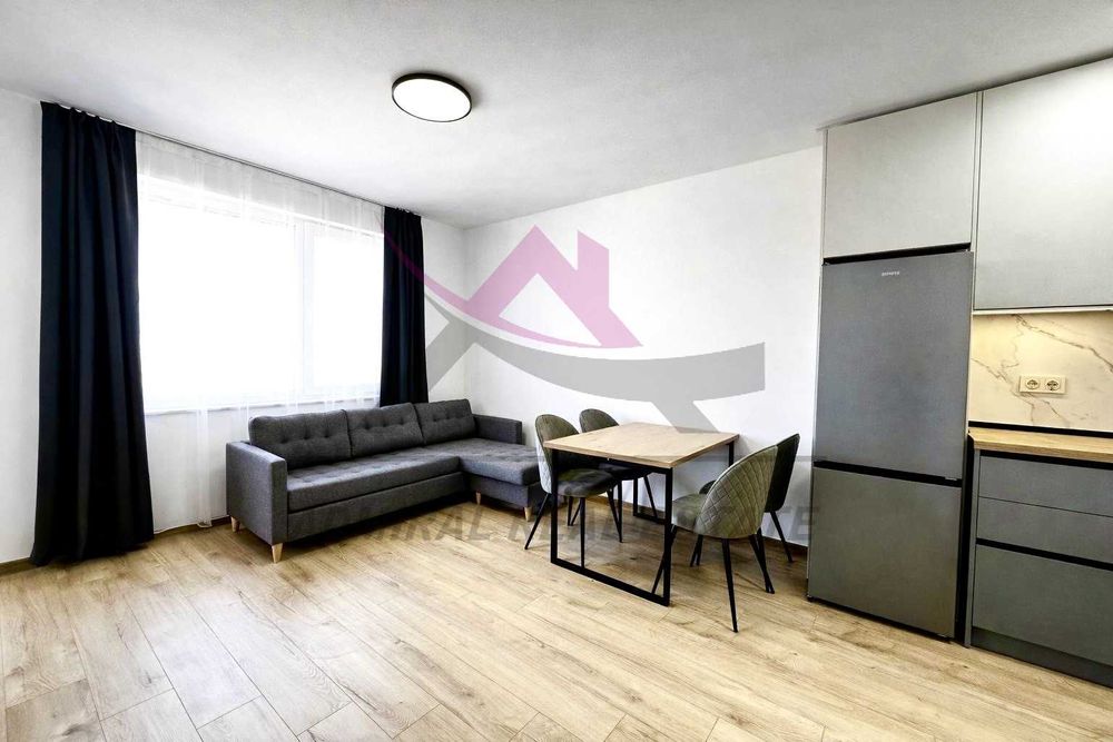 Чисто нов двустаен -Младост 1