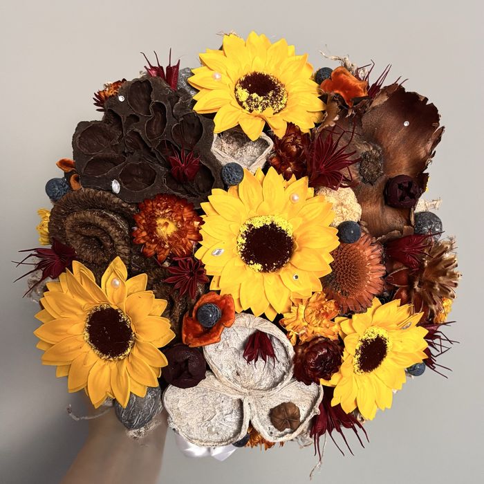 Aranjament de toamna din plante uscate