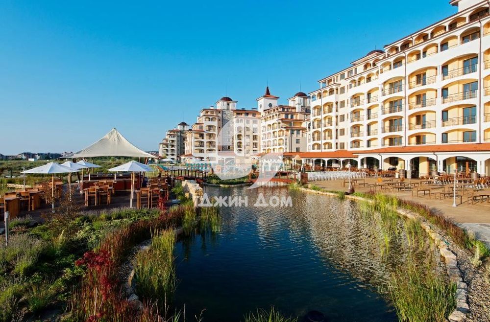 Продава се Тристаен апартамент в Обзор - 100 кв.м за 919 €/кв.м - Снимка #11