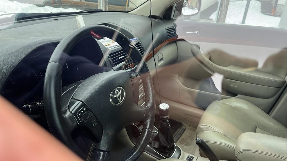 Vand toyota  avensis