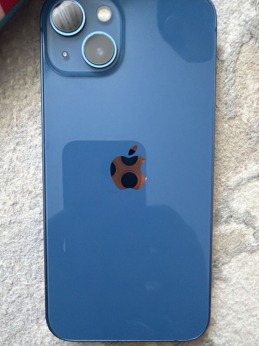 iPhone 13 телефон