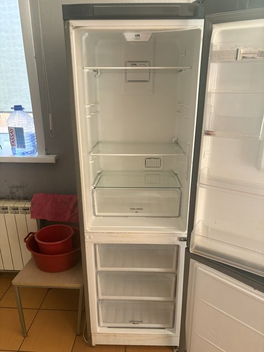 HotPoint Ariston, высота 1,80