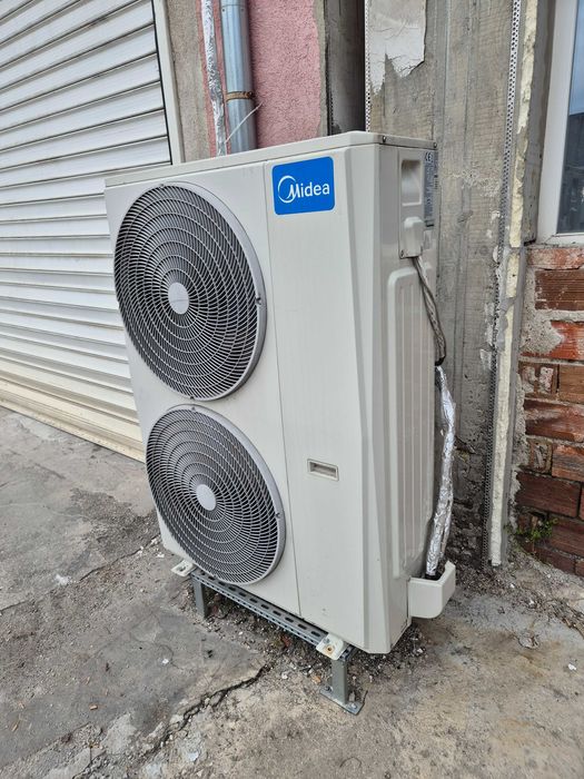 Колонен климатик Midea MFGA 55