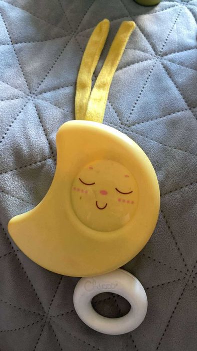 Музикална луна за бебе