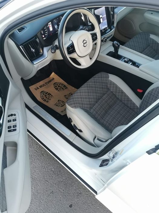 VAND/SCHIMB  Volvo V60 2019 2.0  190cp full dotat si foarte ingrijit