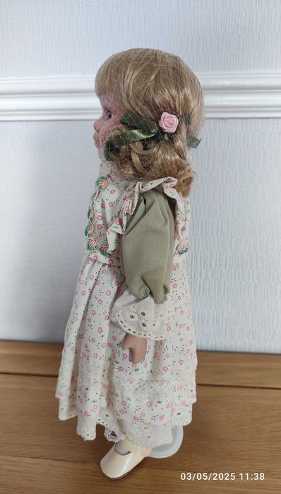 Порцеланова кукла Leonardo Collection