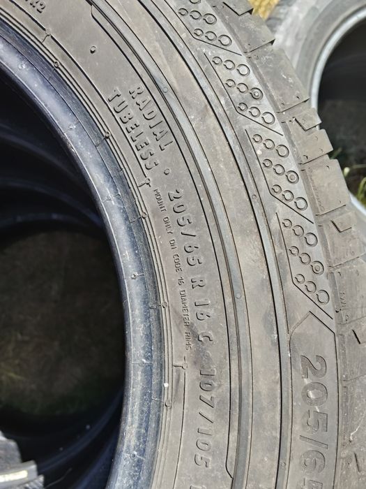 Cauciucuri  C   205/65/16 și 215/60/17