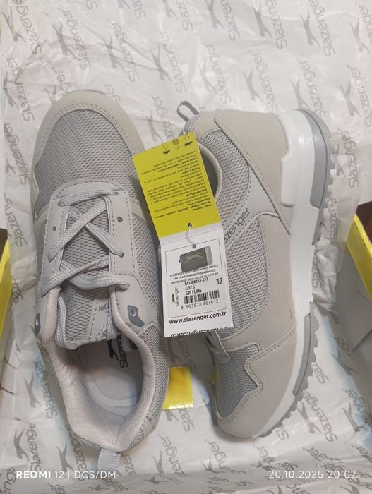 Нови дамски маратонки Slazenger