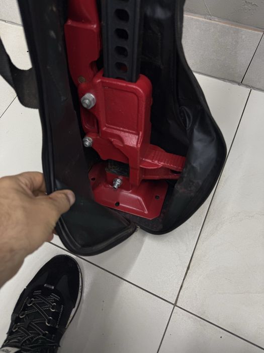 Домкрат для внедорожника TJM