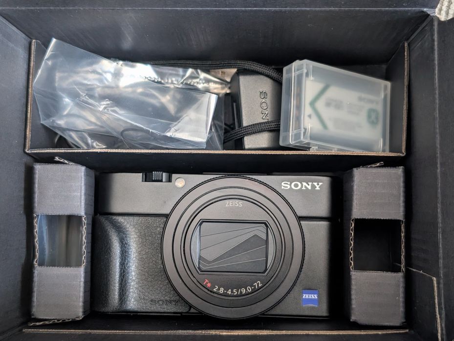 Aparat foto compact Sony RX100 VI nou