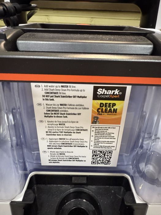 Преносима прахосмукачка за килими и тапицерии Shark StainStriker