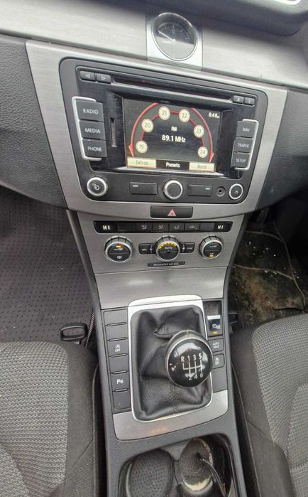 Dezmembrez VW Passat B7 1.6D CAY 2011 cutie manuala 6+1 trepte