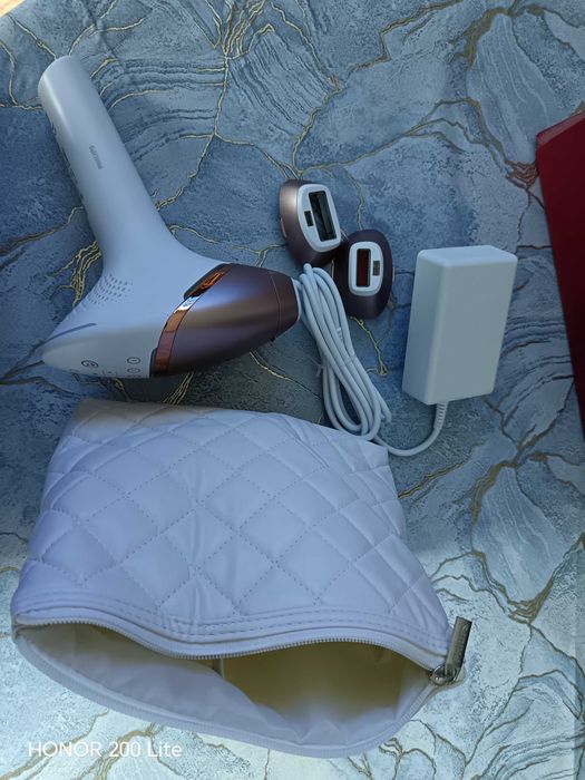 Фотоепилатор Philips Lumea 9000