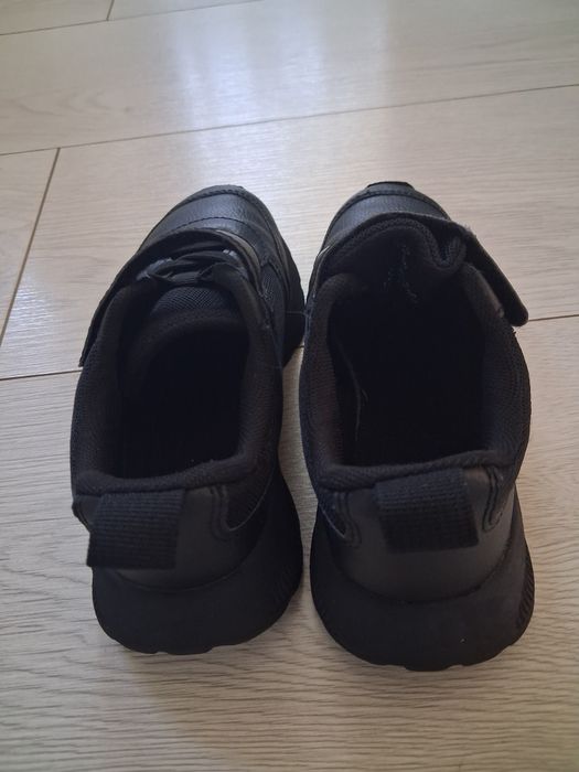 Adidași H&M mărimea 29
