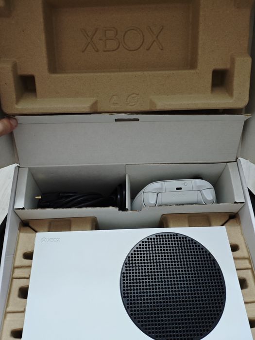 Продам XBOX Series S
