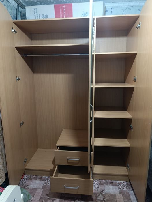 Продам спальный горнитур