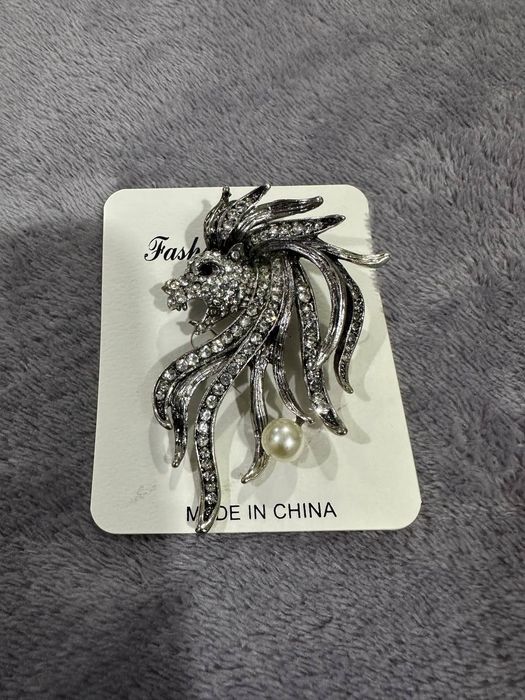 Броши элегантные универсальные