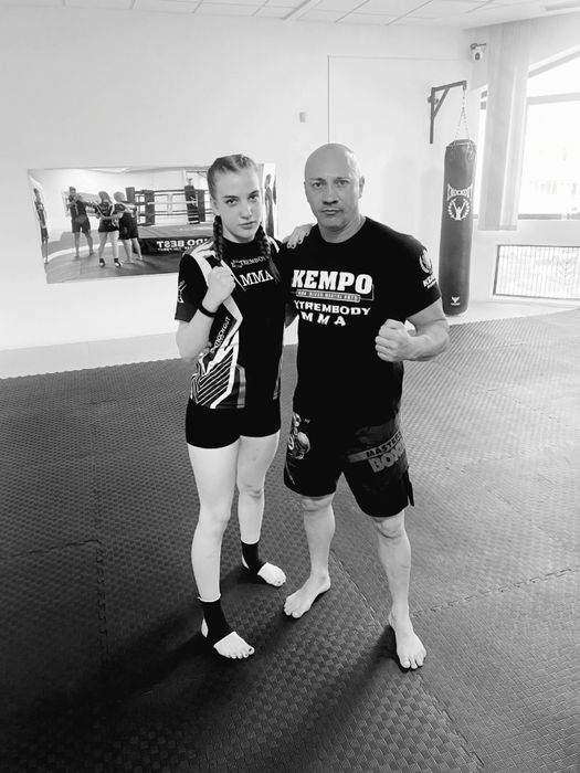 Cursuri de Kickboxing Kempo Grappling BJJ Karate MMA