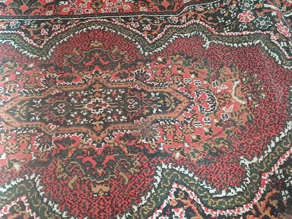 Продается  ковры 2 штуки   размером  2 х 3