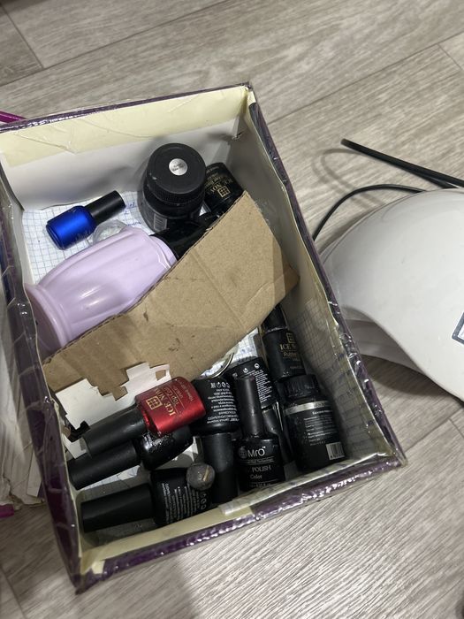 Продам маникюрные оборудование