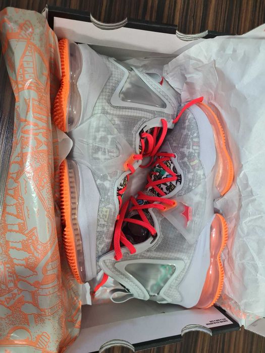 Nike LeBron 19 'LeBronival' DC9339-001 - Masura 42,5 CM