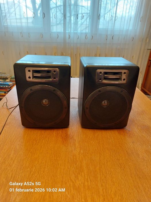 Vând radio dublu casetofon