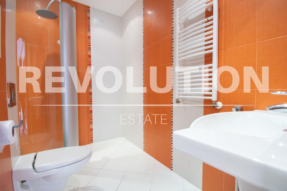 Дава се под наем Четиристаен апартамент в София, Младост 1А - 150 кв.м за 1000 € - Снимка #10