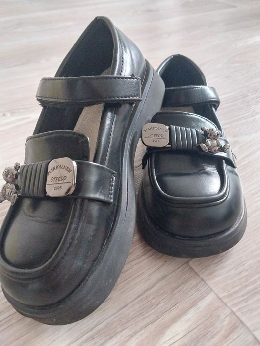 Школьные туфли 33р