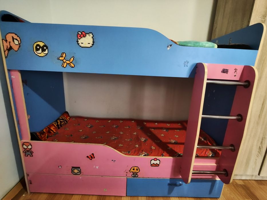 Продам двухярусную кровать