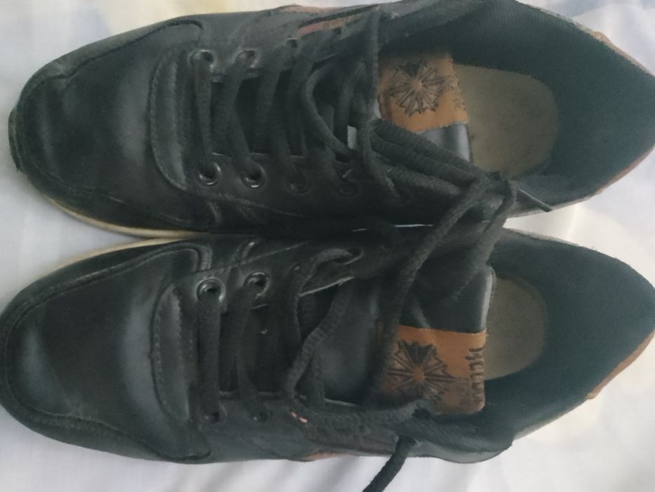 Детская обувь на мальчика.