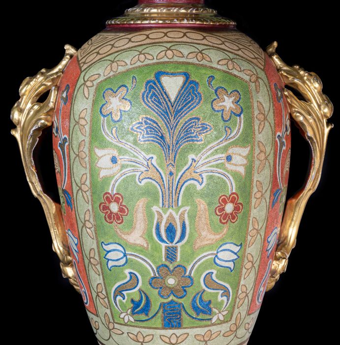 Рядка и огромна ваза от Franz Anton Mehlem- Royal Bonn.