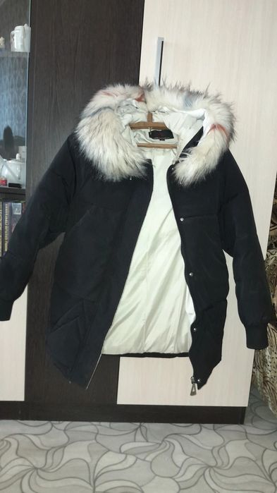 Продаю куртку женскую