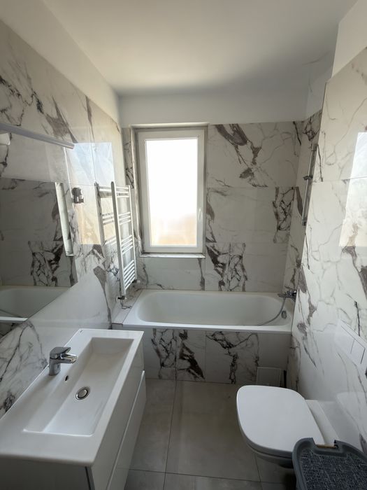 inchiriez apartamen cu 3 camere