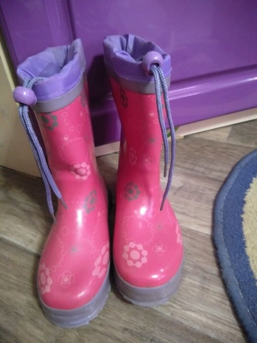 Продам резиновые сапоги 33 размер