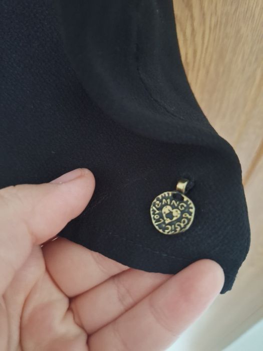 Tricou/Bluza neagră elegantă, marimea M