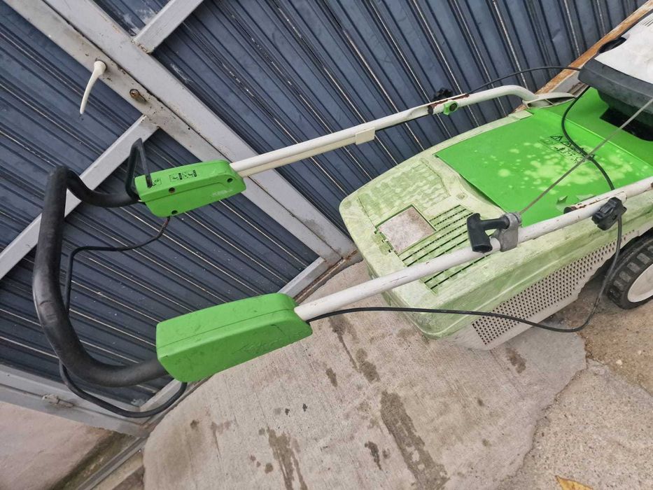 Masina de tuns gazon 4cp +tractiune stare buna Briggs VIKING